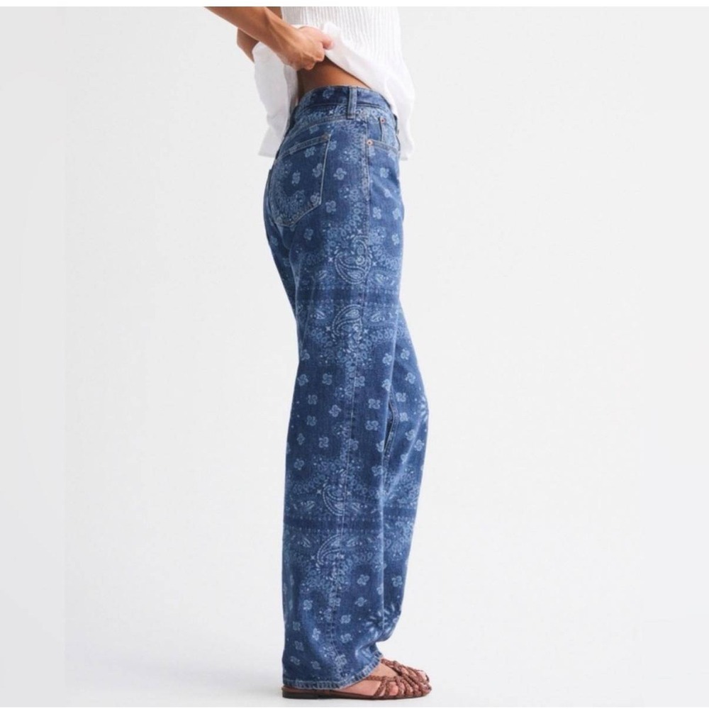 Abercrombie & Fitch 90s Relaxed High Rise Bandana Paisley Print Jeans Size 25 - Picture 3 of 7